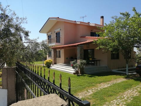 Property building, Spring, Natural landscape, Garden view
