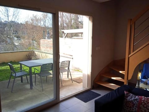 Patio, Living room