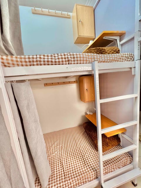 bunk bed