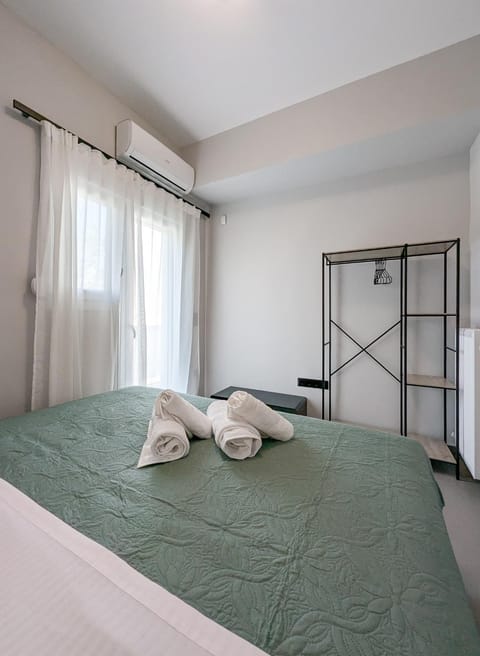 Acropolis view 3BD penthouse next to tram and port Apartment in Pireas