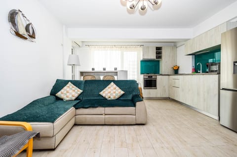 Kitchen or kitchenette, Living room, Seating area, Dining area, Area and facilities, kitchen