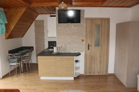 Neighbourhood, Bathroom, Kitchen or kitchenette, Mountain view