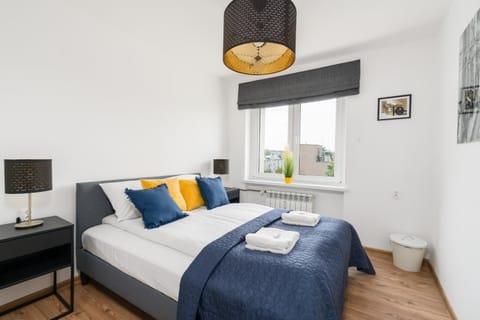 Bed, Photo of the whole room, Seating area, Bedroom, internet, towels