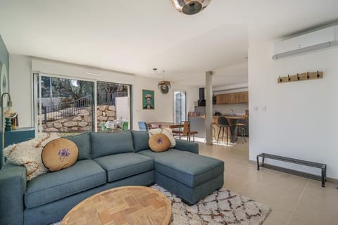 Villa Escale Marine, Vue Mer, 3 chambres - 2 lits double et 2 lits simples Villa in La Ciotat