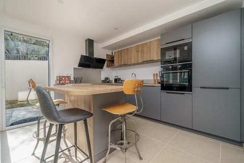 Villa Escale Marine, Vue Mer, 3 chambres - 2 lits double et 2 lits simples Villa in La Ciotat