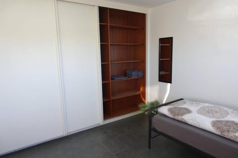 Photo of the whole room, Bedroom, wardrobe