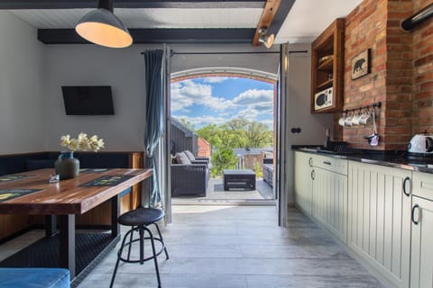 TV and multimedia, Balcony/Terrace, Kitchen or kitchenette, Dining area