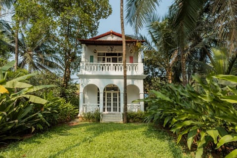 Property building, Spring, Natural landscape, Garden, Garden view