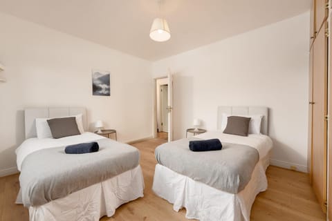 Lower Kilmacredock - Intel Leixlip House in County Dublin