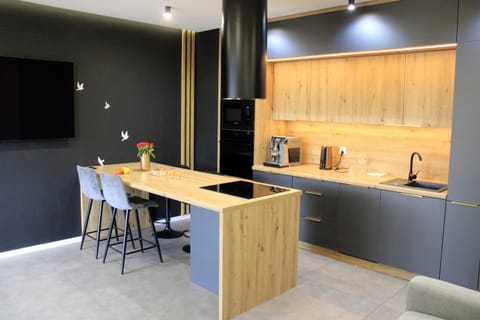 Coffee/tea facilities, Kitchen or kitchenette, Dining area, minibar, oven, pet friendly, stove