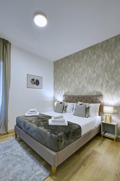 Bed, Photo of the whole room, Bedroom, locker