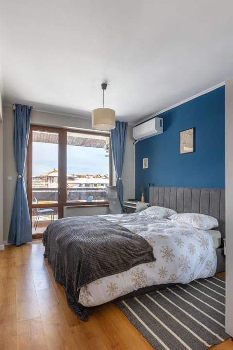 Bed, Bedroom, air conditioner