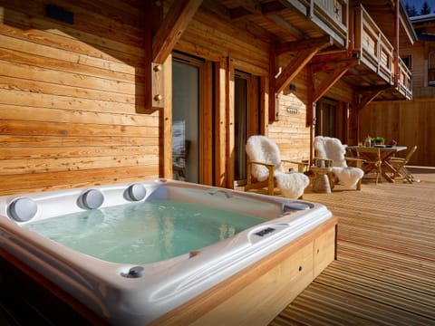 Winter, Hot Tub