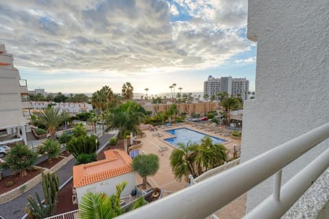 City view, Pool view, Swimming pool