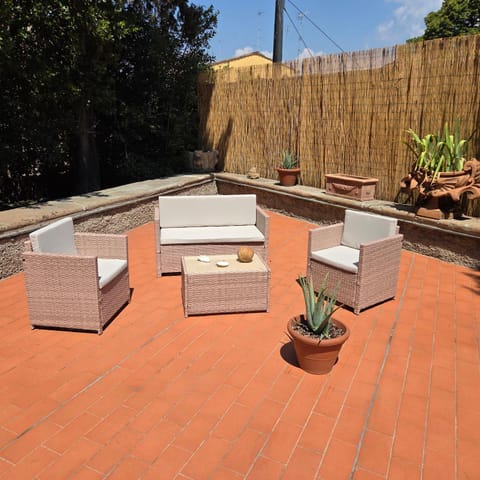 Patio, Garden, Balcony/Terrace
