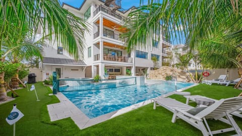 Property building, Spring, Day, Other, Pool view, Swimming pool