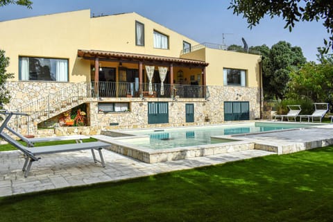 Property building, Garden, Garden view, Swimming pool