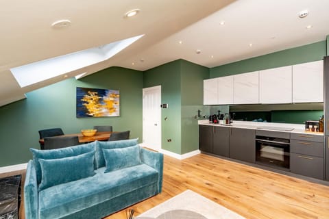 Kitchen or kitchenette, Living room, Seating area, Dining area, stove