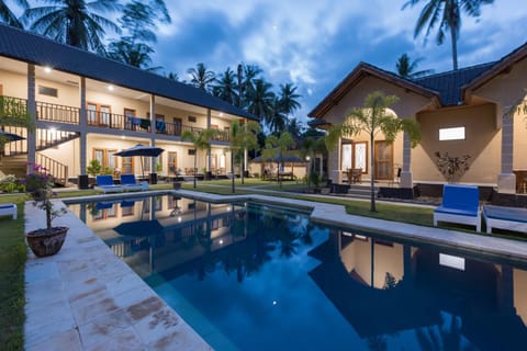 Swimming pool