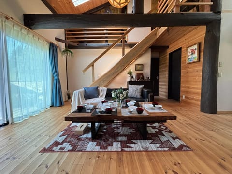 Living room, Dining area