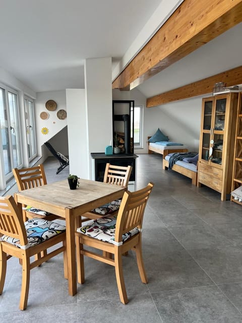 Bed, Living room, Photo of the whole room, Seating area, Dining area, Bedroom