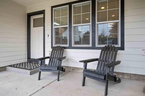 Bridge City Casita House in Milwaukie