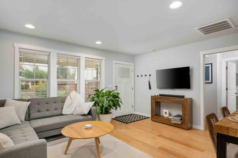 Bridge City Casita House in Milwaukie