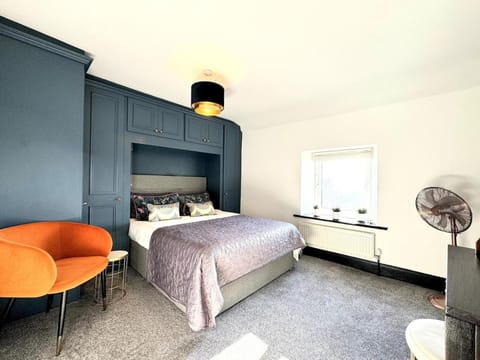 Peak District Getaway Retreat! The most Stunning Garden Views - Firepit - Brand newly refurbished - Perfect for friends & family getaways House in Amber Valley