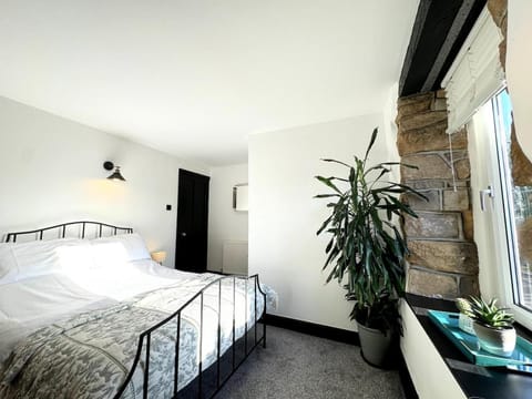 Peak District Getaway Retreat! The most Stunning Garden Views - Firepit - Brand newly refurbished - Perfect for friends & family getaways House in Amber Valley