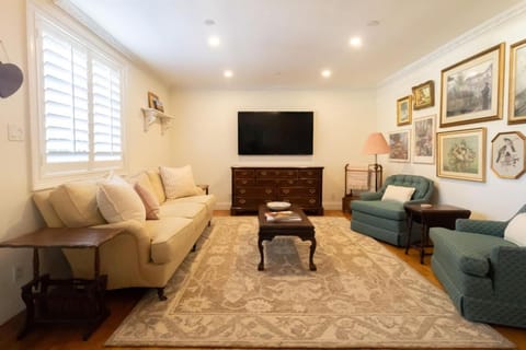 NEW Hugh St Hideaway with Pool House in Jupiter