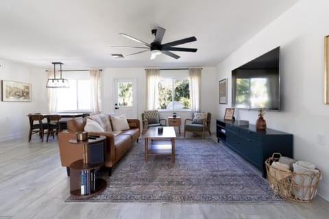 NEW Riverside Retreat with Pool House in Tequesta