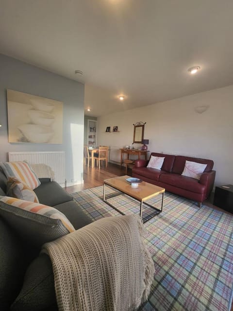 Living room, Photo of the whole room, Seating area