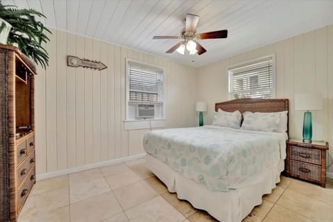 Stones Throw Beachside Bungalow #2 AT THE BEACH Apartment in Indian Rocks Beach