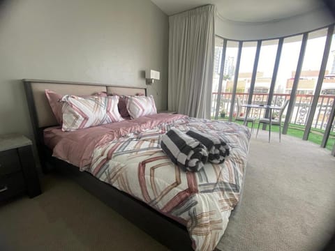 Dinar - cozy master bedroom Vacation rental in Abu Dhabi