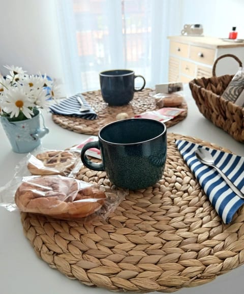 Coffee/tea facilities, Dining area