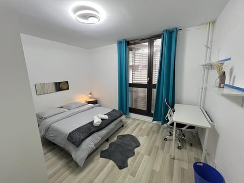 Chambre Parisienne - Proche RER & 20 min Paris Bed and Breakfast in Créteil