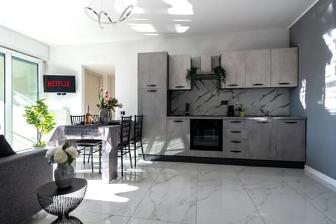 New Apartment with 4 bedrooms Apartment in Milan