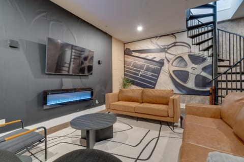 Stylish Apt Near Lake Travis with Entertainment Apartment in Lake Austin