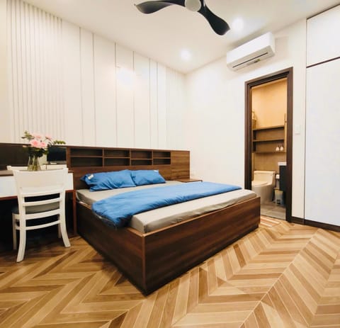 Photo of the whole room, Bedroom