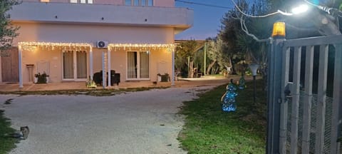 Inner courtyard view