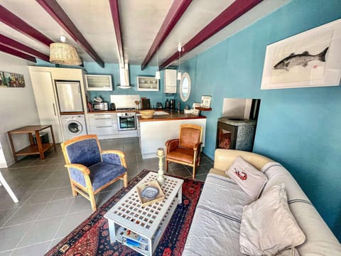 Étel - Maison rénovée 4 pers. avec jardin, terrasse et parking - FR-1-479-214 Villa in Étel