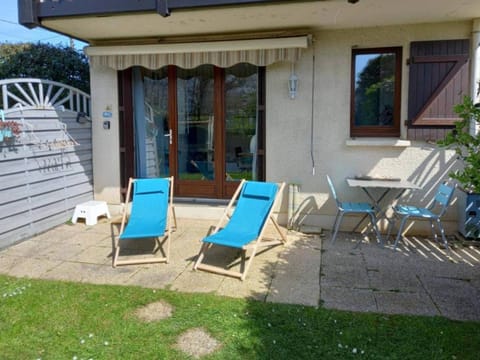 Patio, Garden, Balcony/Terrace, sunbed