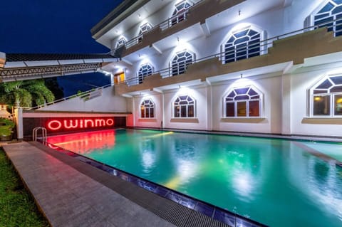 Property building, Swimming pool