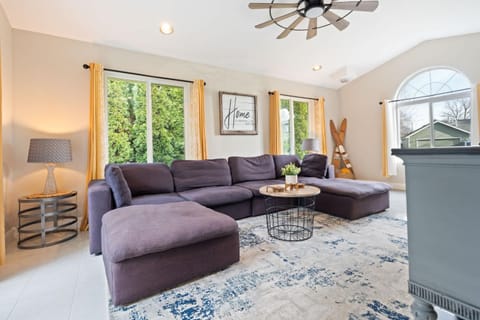 Black Bay Getaway Private Bay Access House in Post Falls