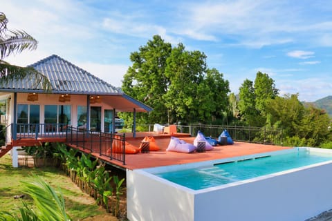 On site, Swimming pool