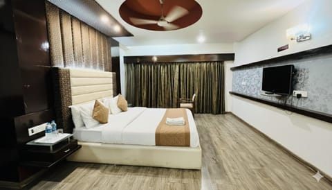 Bed, View (from property/room), Bedroom, Family, VIP