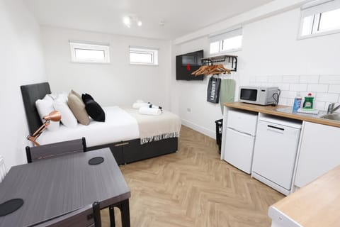 Bed, TV and multimedia, Kitchen or kitchenette