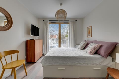 Communal lounge/ TV room, Bed, Photo of the whole room, Bedroom, wardrobe