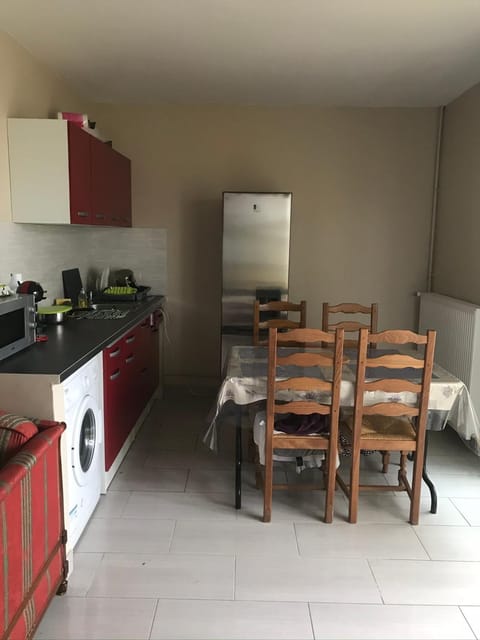 Home stay Spacious room Bed and Breakfast in Massy