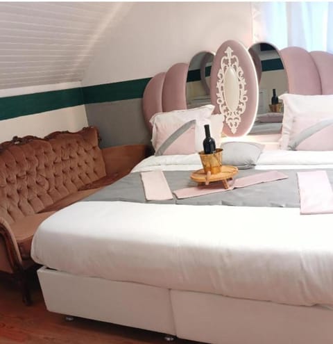 Maison 10 pièces Spa jacuzzi Paris Airport CDG jardin arboré clos House in Île-de-France